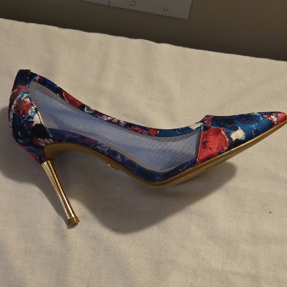 Thalia Sodi Blue and Red Floral Pointed-Toe Pump with Gold Heel Size 8
